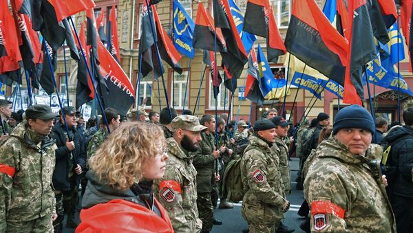 مسيرة بمناسبة ذكرى تأسيس جيش المتمردين الأوكراني - سبوتنيك عربي