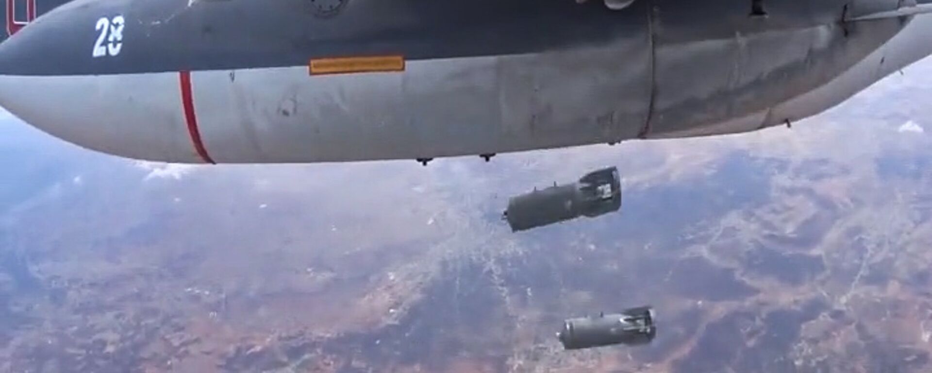 طائرة روسية تلقي قنابل على مواقع الإرهابيين في سوريا - سبوتنيك عربي, 1920, 18.04.2024