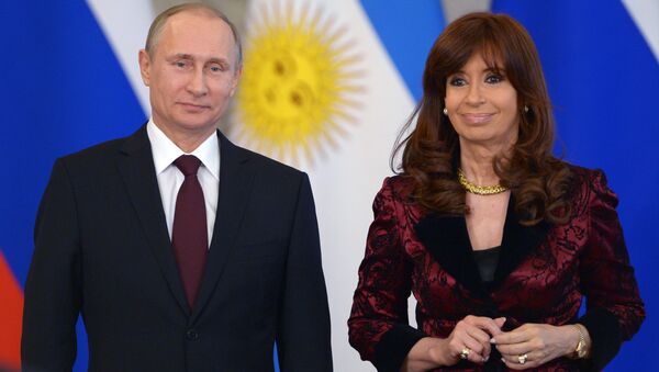 لقاء الرئيس الروسي بوتين والرئيسة الأرجنتينية كيرشنر - سبوتنيك عربي