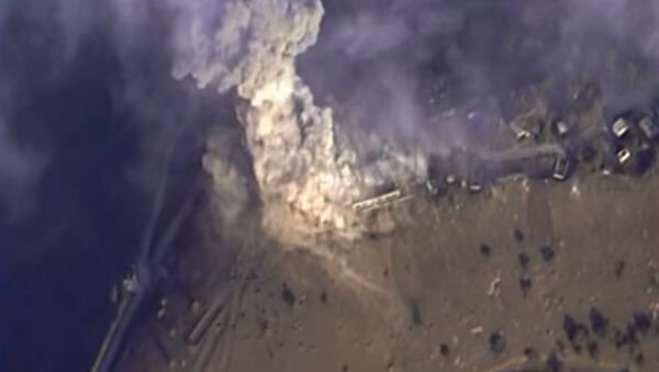 ضربات القوات الجوية والفضائية الروسية على مواقع داعش في حلب والغوطة الشرقية - سبوتنيك عربي