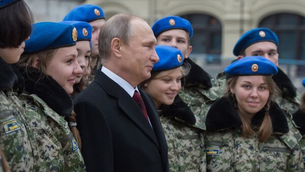 بوتين يشارك في إحياء احتفالات يوم الوحدة الوطنية في روسيا - سبوتنيك عربي