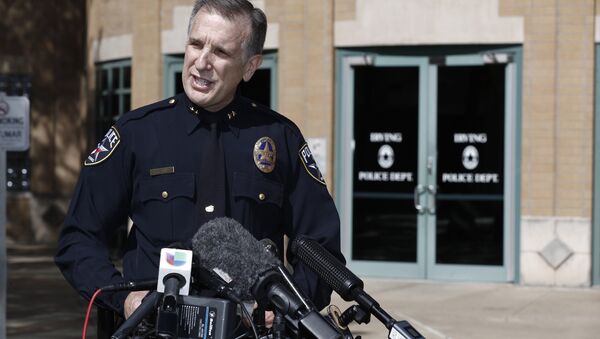Irving police Chief Larry Boyd delivers a statement regarding Ahmed Mohamed, a 14-year-old student detained by police on Monday, during a news conference, Wednesday, Sept. 16, 2015, in Irving, Texas. - سبوتنيك عربي