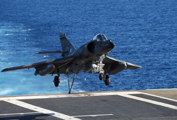 قوة بلاد الغال: حاملة الطائرات شارل ديغول رست لمواجهة تنظيم داعش - سبوتنيك عربي