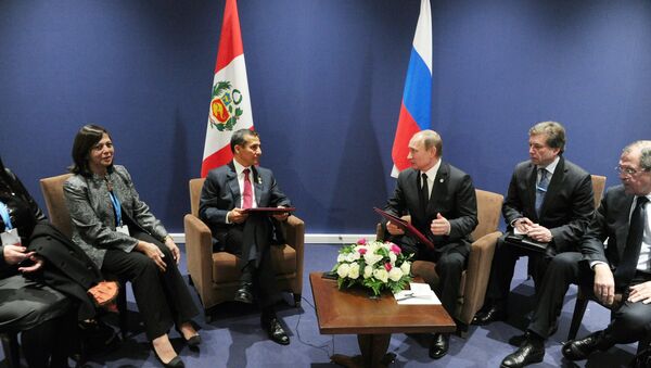 رئيس روسيا فلاديمير بوتين ورئيس جمهورية بيرو أوليانتا أومالا تاسو - سبوتنيك عربي