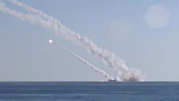 غواصة روستوف نا دونو تطلق صواريخ كاليبر - سبوتنيك عربي