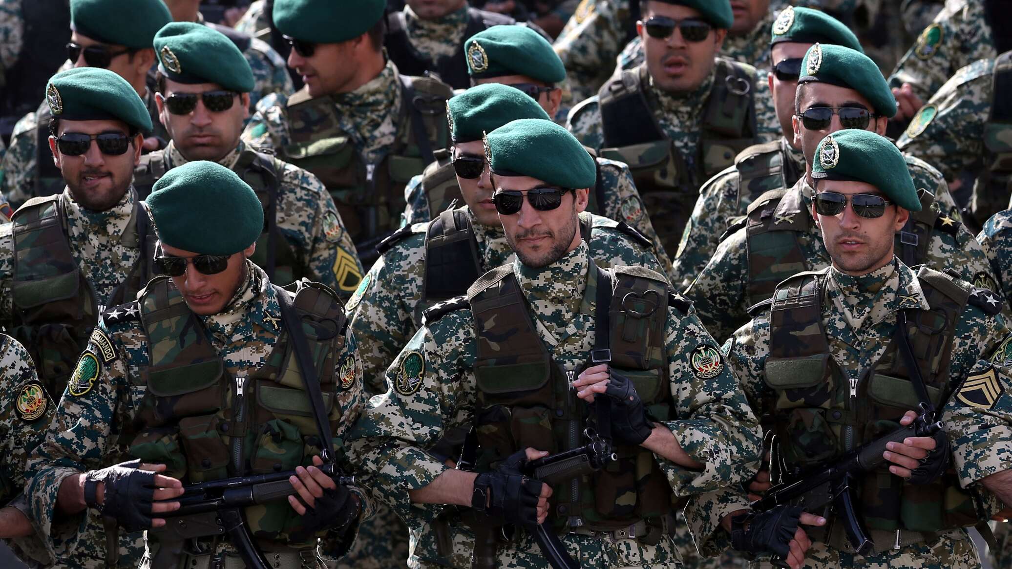 قائد عسكري إيراني: مستعدون لخدمة زوار "الأربعين"