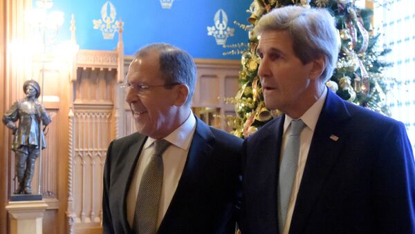 وزير الخارجية الروسي سيرغي لافروف ونظيره الأمريكي جون كيري في موسكو - سبوتنيك عربي