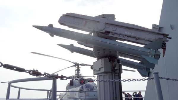 صواريخ الدفاع الجوي على متن طراد موسكو - سبوتنيك عربي