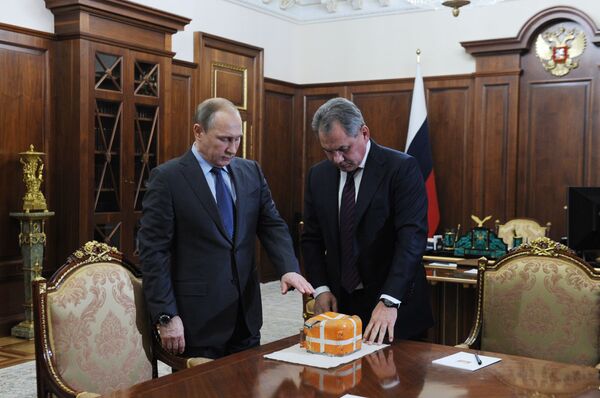 الرئيس بوتين يجتمع بوزير الدفاع الروسي سيرجي شويغو لتفقد الصندوق الأسود - سبوتنيك عربي
