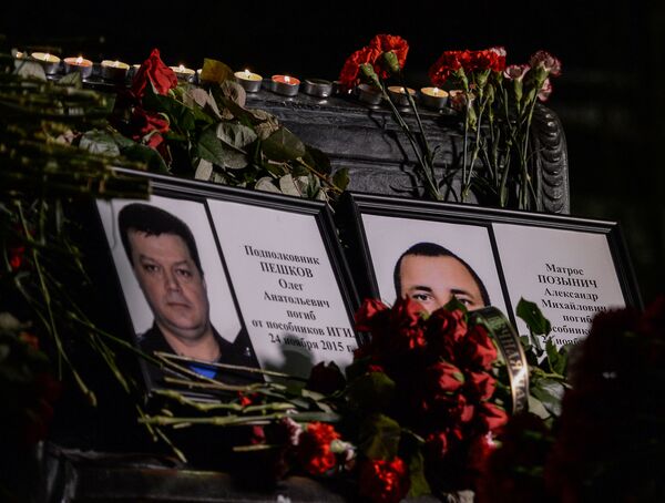 صور لضحايا ارهاب تركيا فى سوريا العقيد أوليغ بيشكوف والبحار ألكسندر بوزينيتش - سبوتنيك عربي