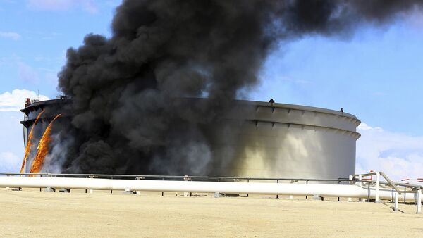 حرائق بخزانات النفط الليبية - سبوتنيك عربي