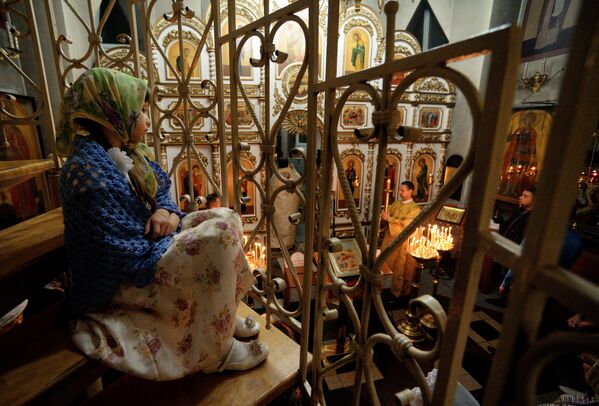 بوتين يشارك الروس في الاحتفال بعيد الميلاد المجيد - سبوتنيك عربي