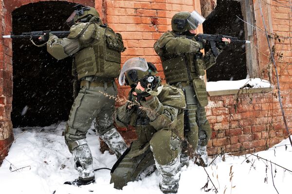 مناورات عسكرية لوحدات الهندسة التابعة للقوات المسلحة الروسية في مدن روسيا - سبوتنيك عربي