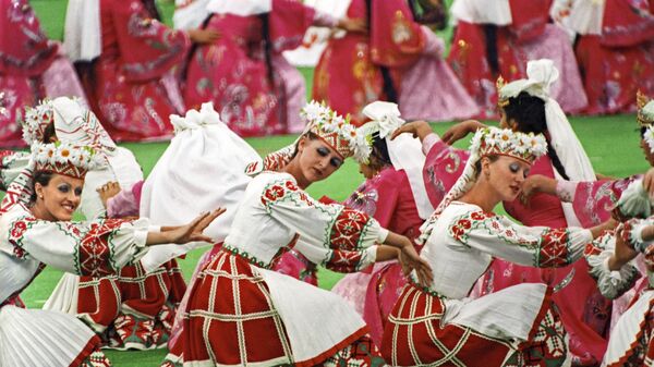 رقصة صداقة الشعوب في افتتاح أولمبياد موسكو 1980  - سبوتنيك عربي