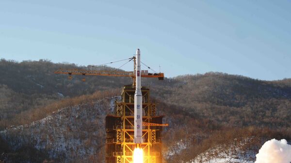 كوريا الشمالية تطلق صاروخا يحمل قمرا صناعيا - سبوتنيك عربي