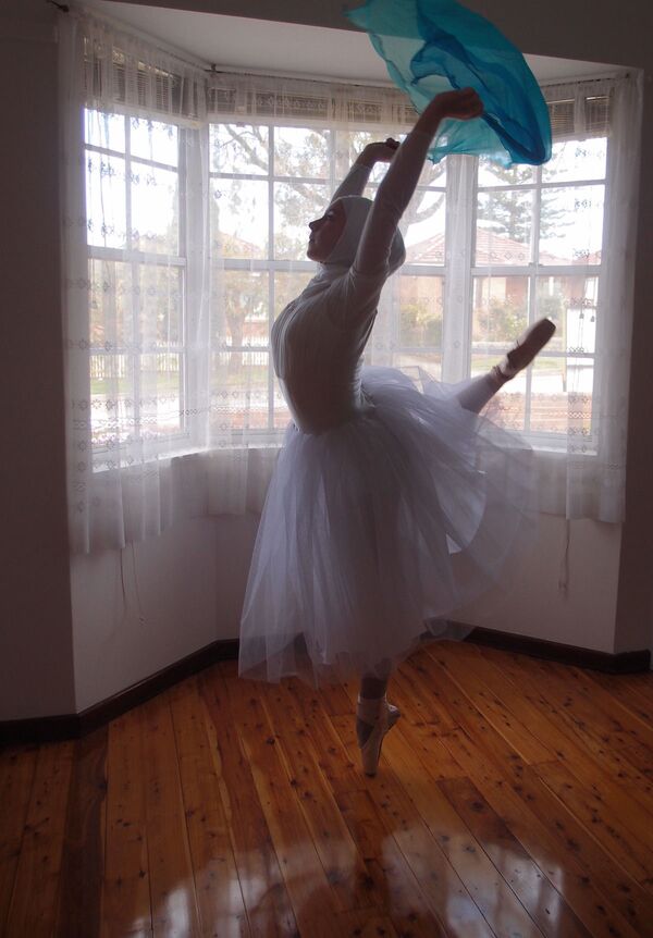 طالبة رقص الباليه الأسترالية ستيفاني كورلوف - سبوتنيك عربي