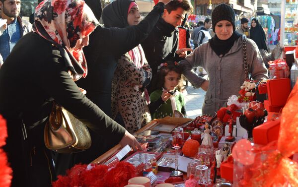 عيد الحب فى العراق - سبوتنيك عربي