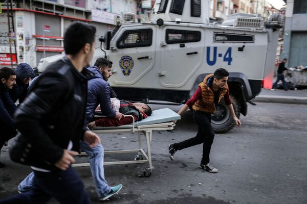 أحد المتظاهرين المتضررين من قبل شرطة إسطنبول - سبوتنيك عربي