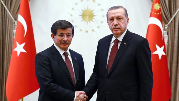 رئيس تركيا رجب طيب أردوغان ورئيس الوزراء التركي أحمد داوود أوغلو - سبوتنيك عربي