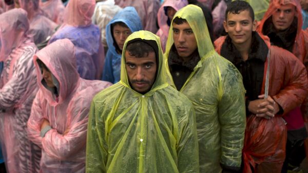 لاجئون سوريون على الحدود الصربية الكرواتية - سبوتنيك عربي