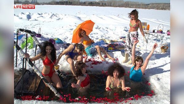 روسيات يحتفلن بعيد المرأة - سبوتنيك عربي