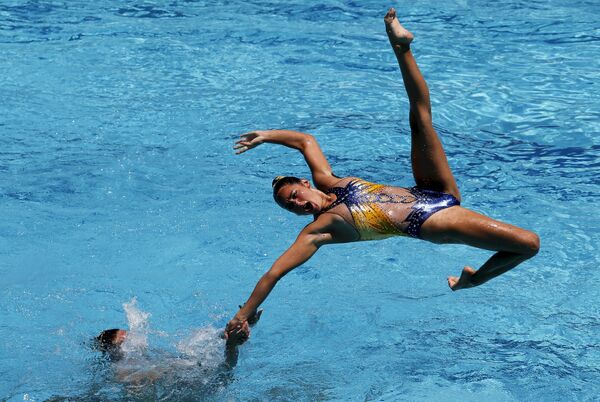 السباحات افرنسيات خلال مسابقات العرض المائي في البرازيل، للتأهيل إلى أولمبياد الألعاب الصيفية، 6 مارس/ آذار 2016. - سبوتنيك عربي