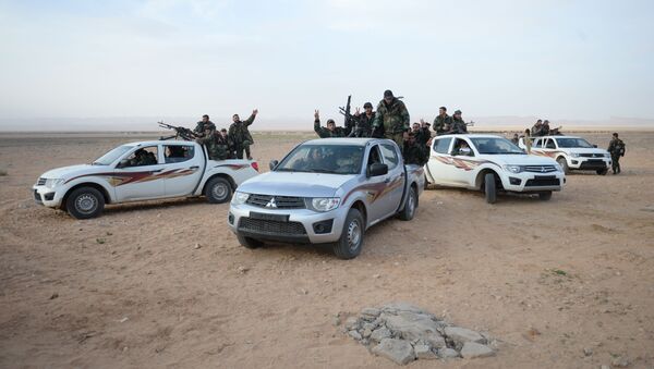 أفراد قوات الجيش العربي السوري في مواقع بضواحي تدمر سوريا - سبوتنيك عربي