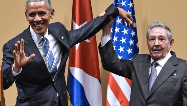 رئيس كوبا راؤول كاسترو ورئيس الولايات المتحدة في العاصمة الكوبية هافانا - سبوتنيك عربي
