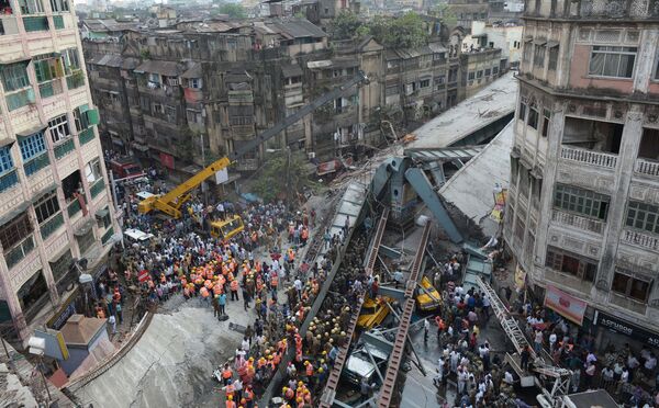 انهيار جسر في كلكوتا، الهند 31 مارس/ آذار 2016. - سبوتنيك عربي