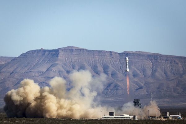 هبوط آمن، الثالث من نوعه، لصاروخ نيو شيبارد في غرب تكساس، 2والصورة من شركة Blue Origin أبريل/ نيسان 2016. - سبوتنيك عربي