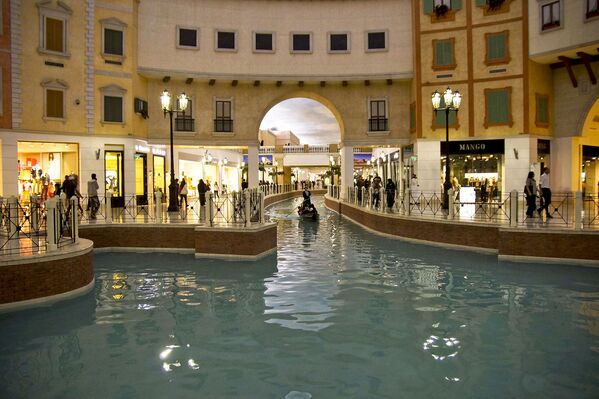 المركز التجاري المشهور Villagio Mall بالدوحة في قطر. - سبوتنيك عربي