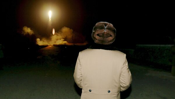 كيم جونغ اون ييشاهد إطلاق صاروخ - سبوتنيك عربي