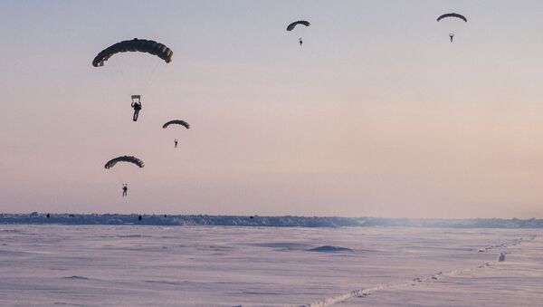 تدريبات القوات الخاصة  في محيط القطب الشمالي - سبوتنيك عربي