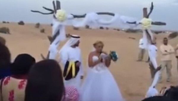 زفاف إماراتي من فرنسية في الصحراء - سبوتنيك عربي