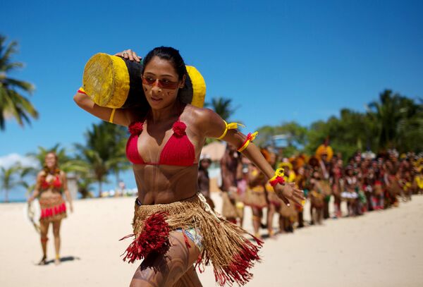 متسابقة برازيلية في ألعاب الشعوب الأصليون في سانتا-كروز-دي-كابراليا، البرازيل 18 أبريل/ نيسان 2016. - سبوتنيك عربي