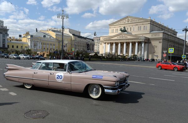 مشارك في معرض للسيارات الكلاسيكية القديمة في موسكو - سبوتنيك عربي