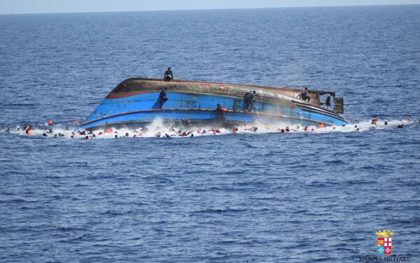 غرق قارب لمهاجرين - سبوتنيك عربي