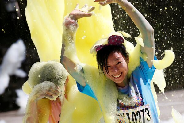 مسابقة Love Foam Run (سباق حب رغوة الصابون) في سين شو في تايوان، 29 مايو/ آيار 2016. - سبوتنيك عربي