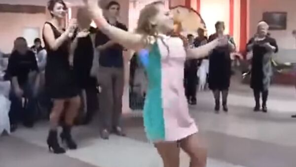 فتاة روسية ترقص - سبوتنيك عربي