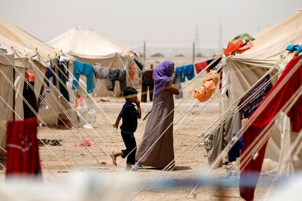 مخيم للاجئين في عامرية الفلوجة بجنوب الفلوجة، العراق 8 يونيو/ حزيران 2016. - سبوتنيك عربي