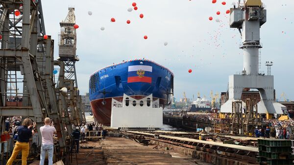 احتفل مصنع البلطيق للسفن في مدينة سان بطرسبورغ الروسية بإنزال سفينة جديدة إلى الماء، 16 يونيو/ حزيران 2016. - سبوتنيك عربي