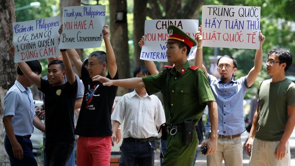 الشرطة الفلبينية تعتقل متظاهرين احتجوا على موقف بكين - سبوتنيك عربي