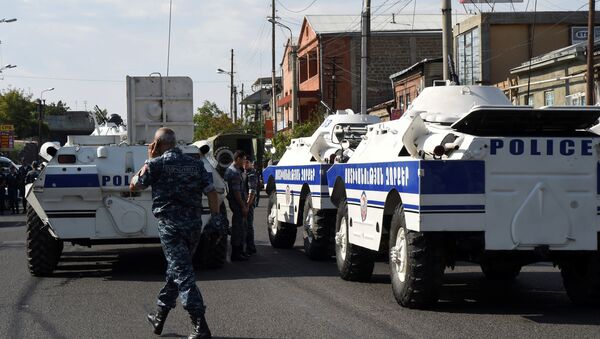الشرطة تطوق منطقة حجز الرهائن في يريفان - سبوتنيك عربي