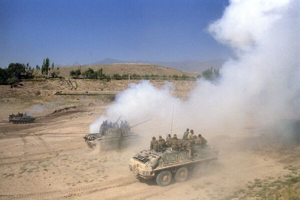 قوات الإنزال الجوي الروسية في أفغانستان عام 1988 - سبوتنيك عربي