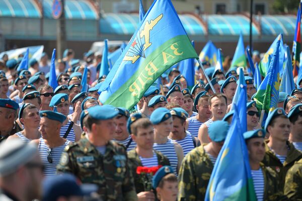 مراسم الاحتفال بيوم قوات الإنزال الجوي الروسية في قازان - سبوتنيك عربي