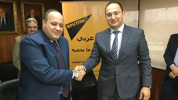 عقب توقيع الاتفاقية بين سبوتنيك والأخبار - سبوتنيك عربي