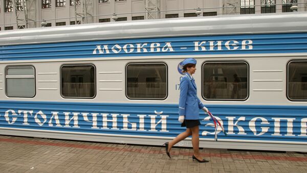 قطار موسكو - كييف - سبوتنيك عربي