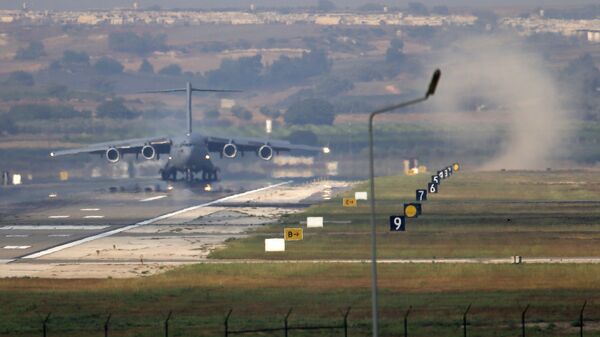 طائرة أمريكية في قاعدة انجرليك الجوية التركية - سبوتنيك عربي