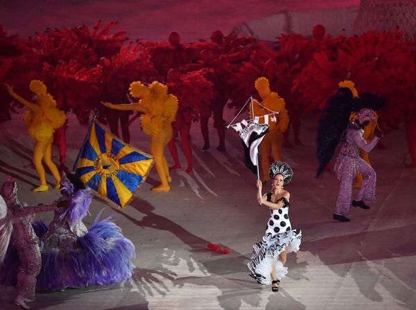 وداعاً ريو 2016 - فنانون أثناء عرض مسرحي استاد ماراكانا خلال مراسم انتهاء الألعاب الأولمبية الصيفية الـ 31 في ريو دي جانيرو، 21 أغسطس/ آب 2016 - سبوتنيك عربي