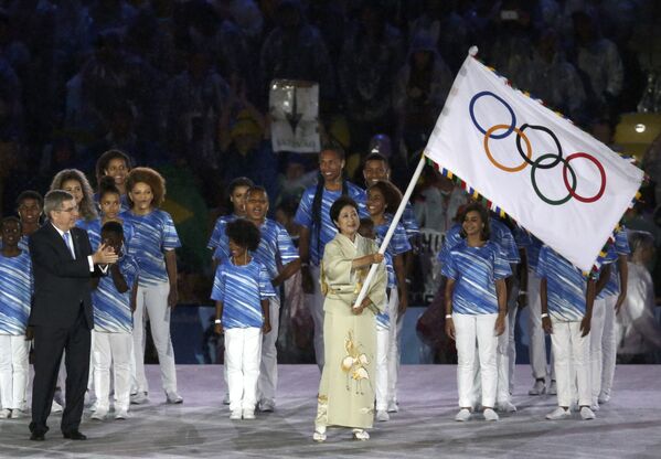 وداعاً ريو 2016 - رئيس بلدية العاصمة اليابانية طوكيو في استاد ماراكانا خلال مراسم انتهاء الألعاب الأولمبية الصيفية الـ 31 في ريو دي جانيرو، 21 أغسطس/ آب 2016 - سبوتنيك عربي